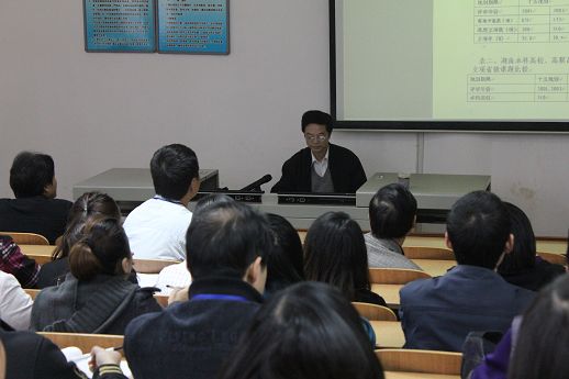 易教授正分析近年申报湖南省教育科学规划课题情况