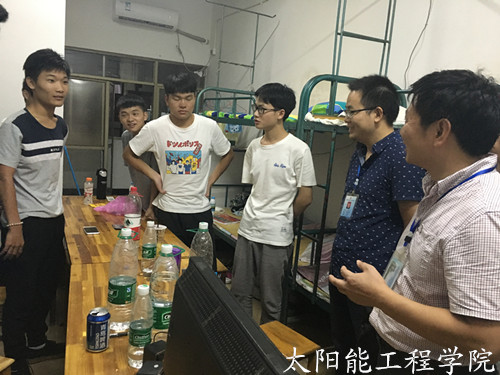 走访寝室2_副本.jpg
