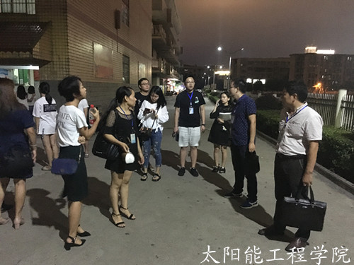 走访寝室1_副本.jpg